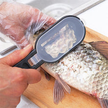 Load image into Gallery viewer, 2 in 1 Plastic Fishing Scale Brush Built-in Fish cutter - Etrendpro
