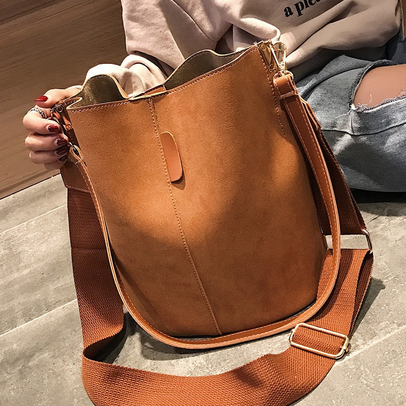 Women large capacity PU Leather Bucket Shoulder Bag....